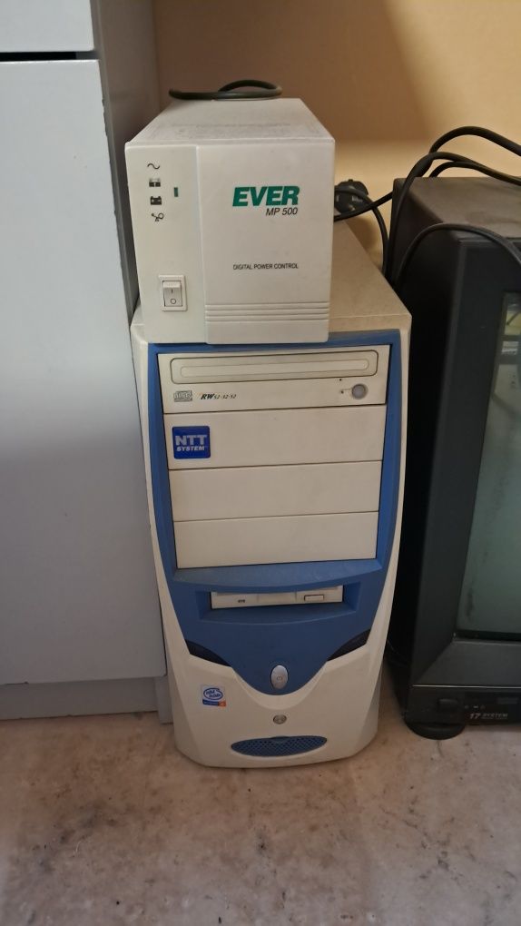 Retro zestaw komputerowy