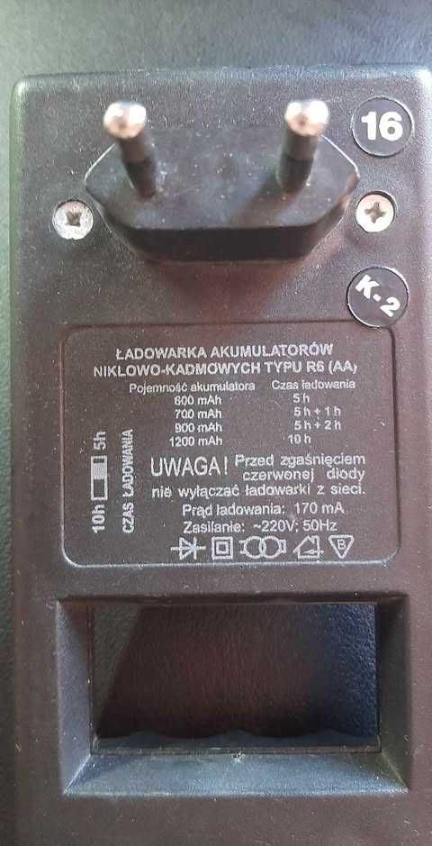 Ładowarka akumulatorów AA