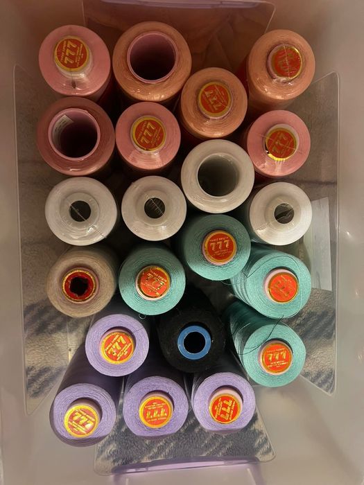 Оверлок и швейная машинка