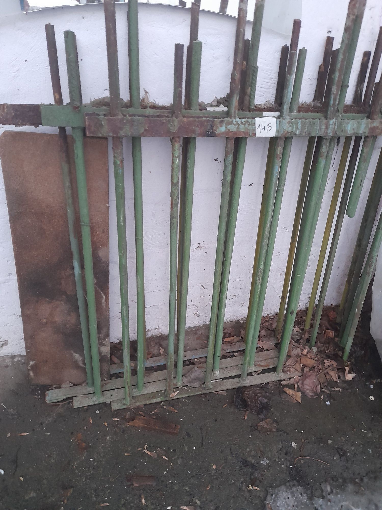 Металл ограда  балкона по 10гр за кг