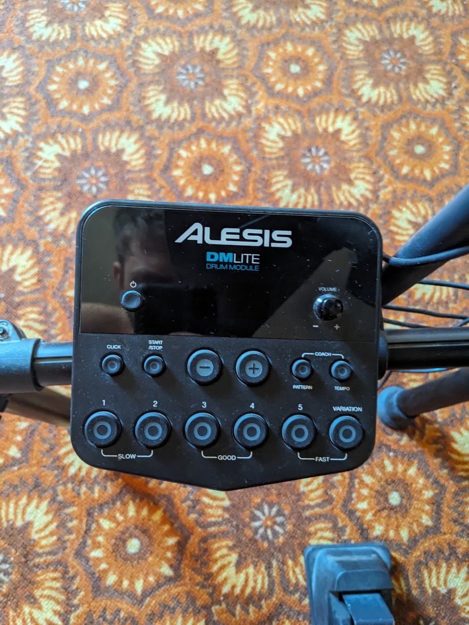 Продам барабанну установку Alesis dm lite