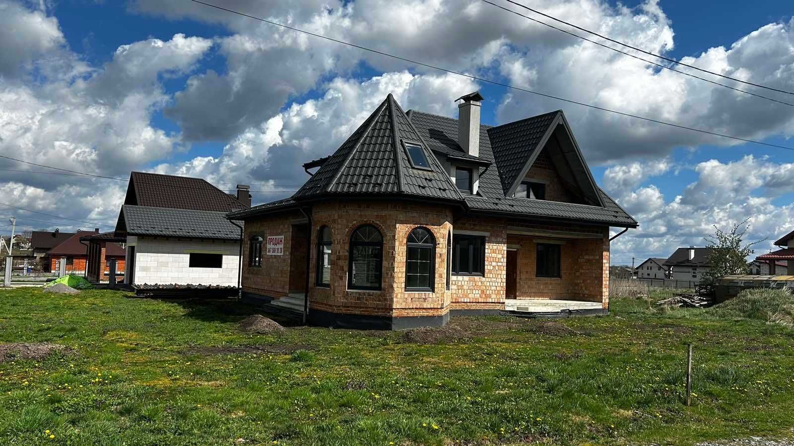 Терміновий продаж будинку 175 кв.м, 10 сотих, с.Ременів. 105000$