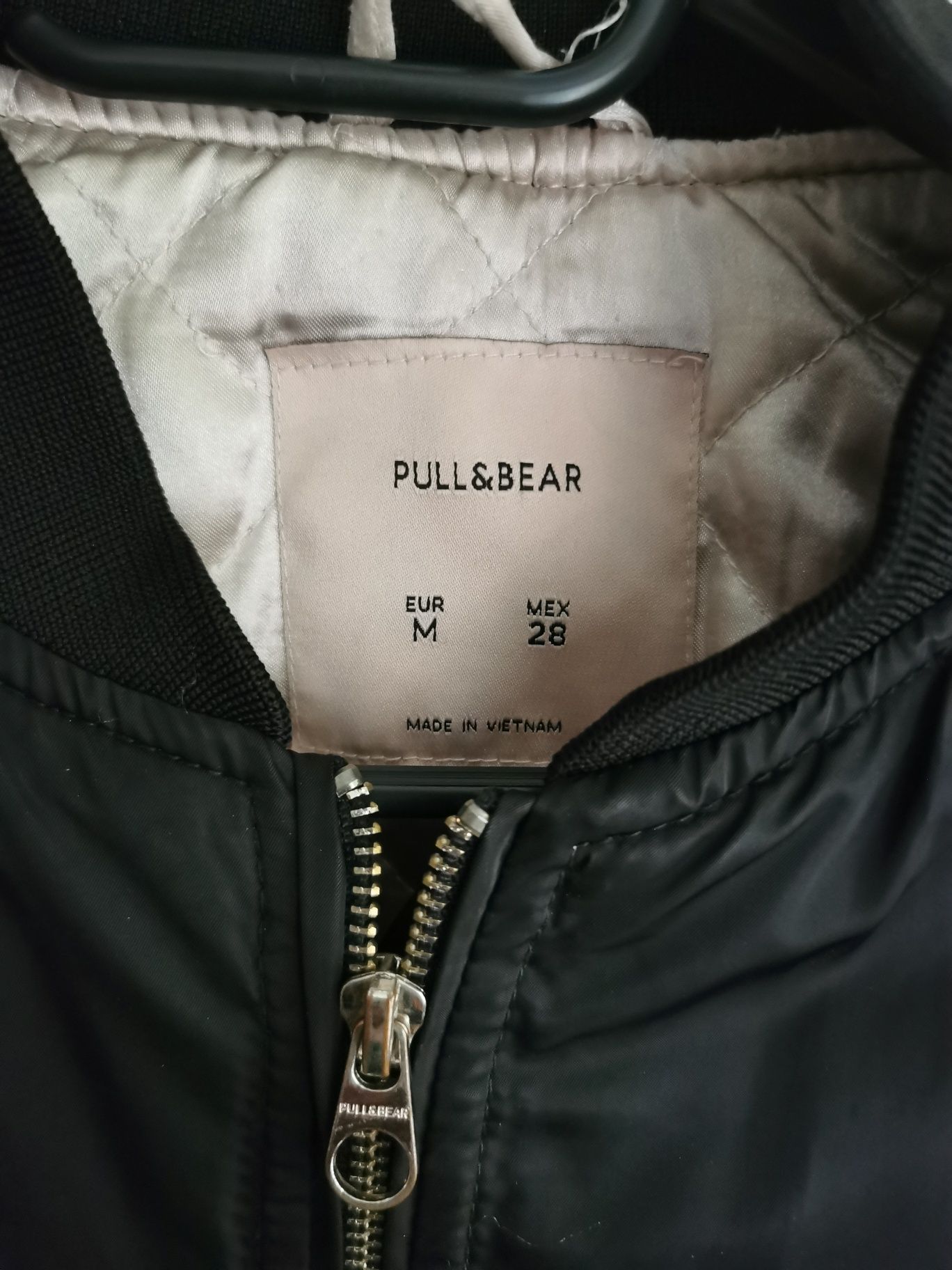 Bomberka kurtka damska 38 M Pull&Bear krótka czarna kieszenie