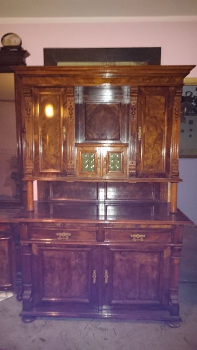 Kredens antyk po renowacji