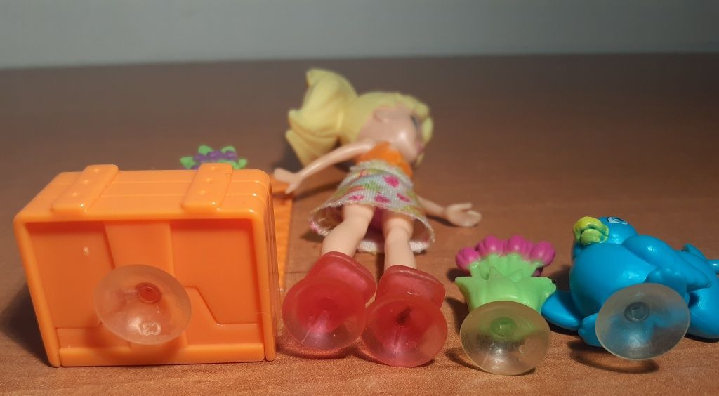 Laleczka polly pocket na przyssawki Mattel 2011