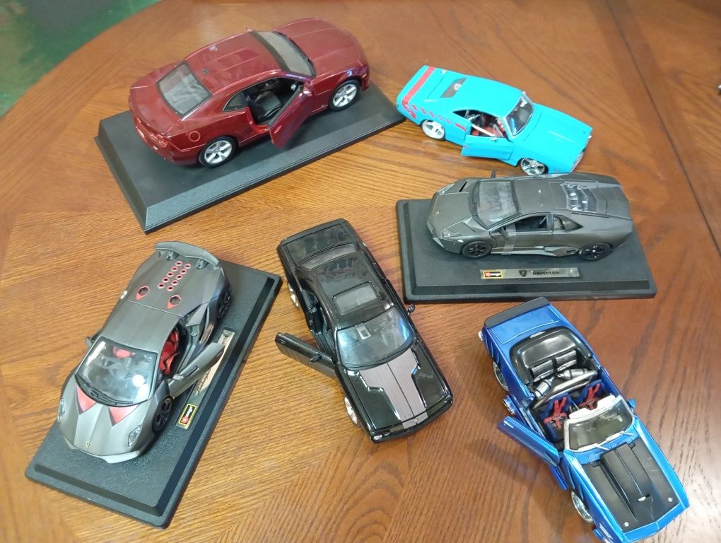 Машинки из моей коллекции распродаю по штучно.