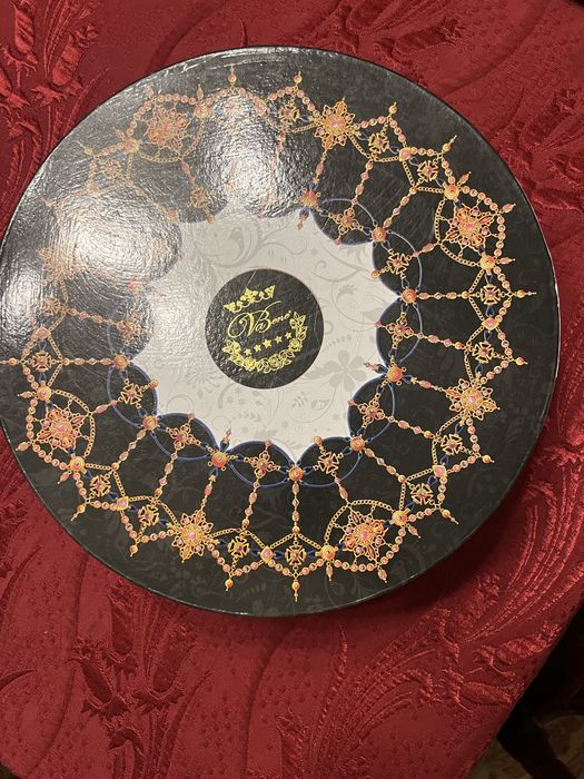 Nowy zestaw eleganckich porcelanowych filiżanek