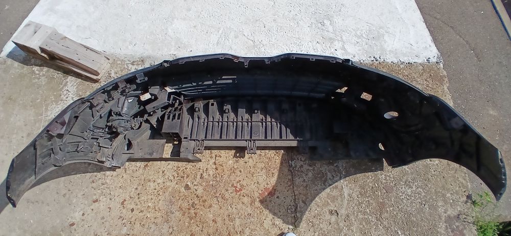 Бампер передній рестайлінг RENAULT Megane 3 Рено Меган 3