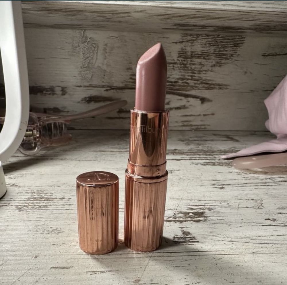 Charlotte Tilbury Hollywood Beauty Icon pomadka