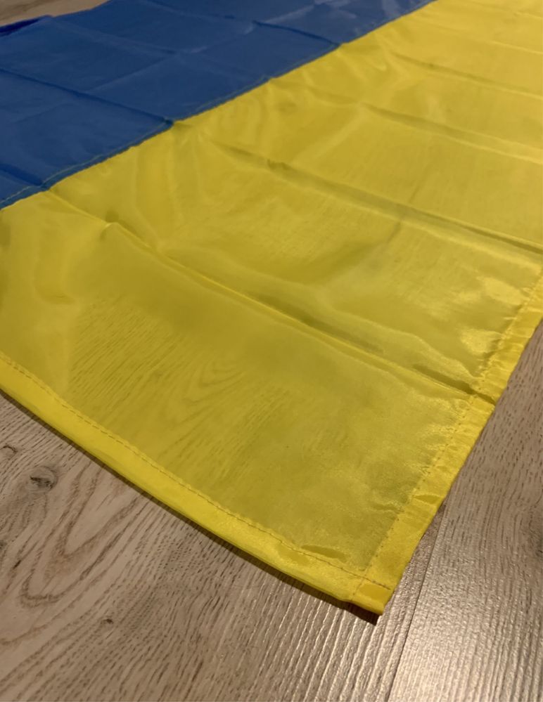 Flaga Ukrainy UA 140x90 cm, tunel na drzewiec