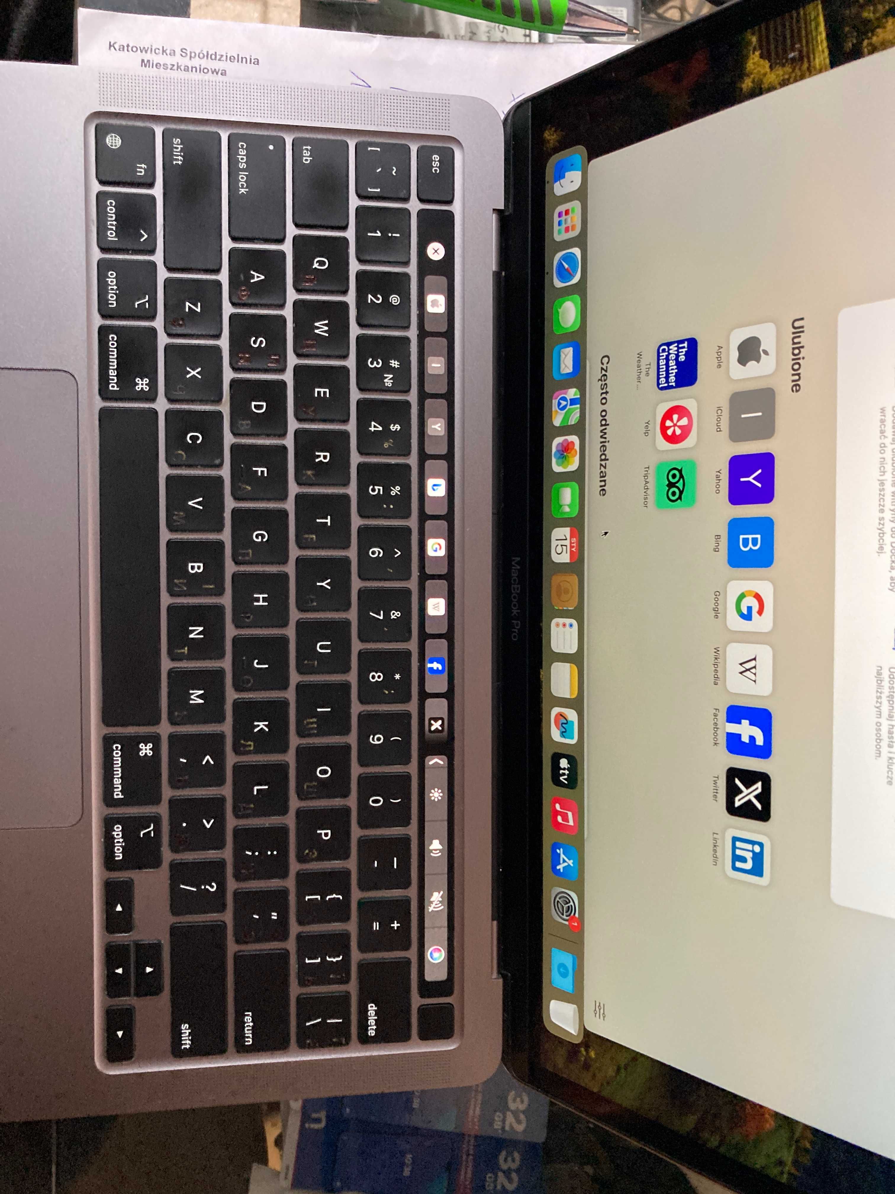 Macbook pro 13 M1 w bd stanie A2338