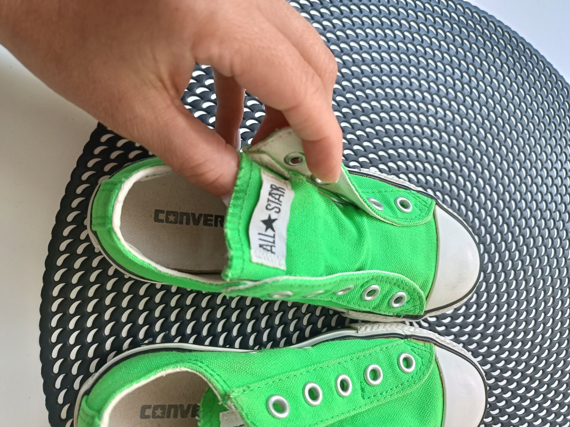 Converse neonowe 28