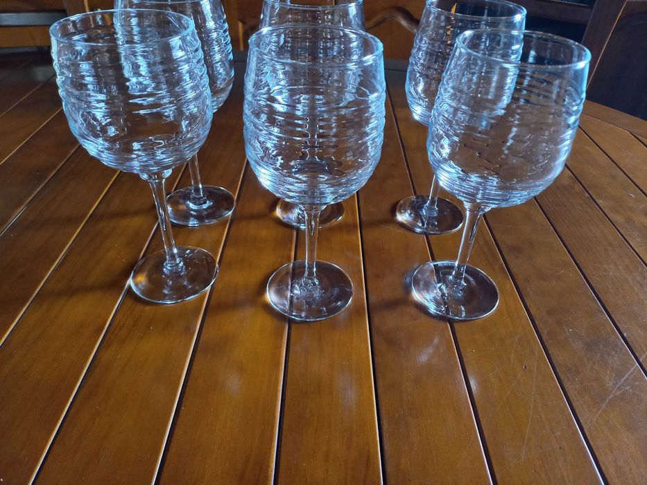 6 Copos de pé p/ vinho-Vidro soprado artesanalmente-Crisal