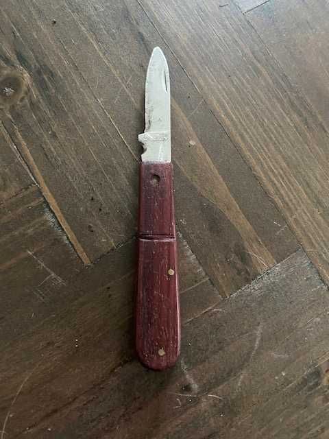 stary scyzoryk drewniana rękojeść