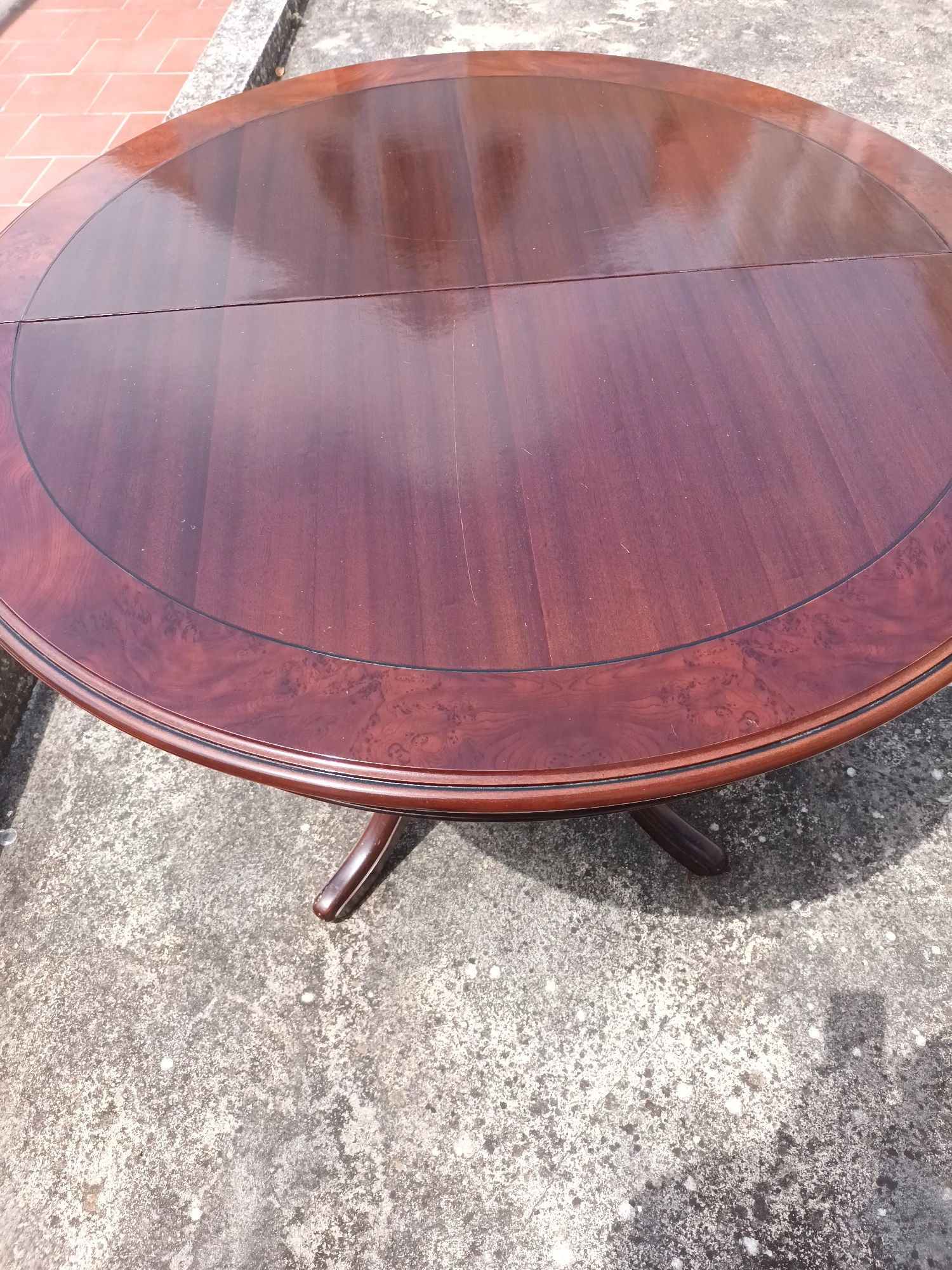 Mesa em cerejeira