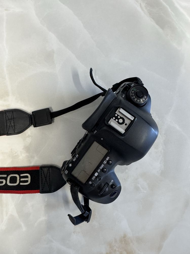 Фотопарат Canon mark 4