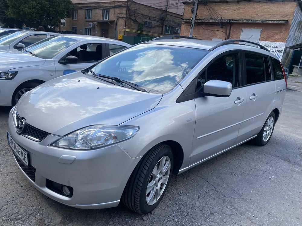 Машина Mazda 5  2005 рік