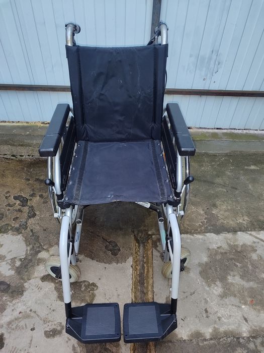 Крісло колісне з Німеччини (ширина сидіння 41 см)