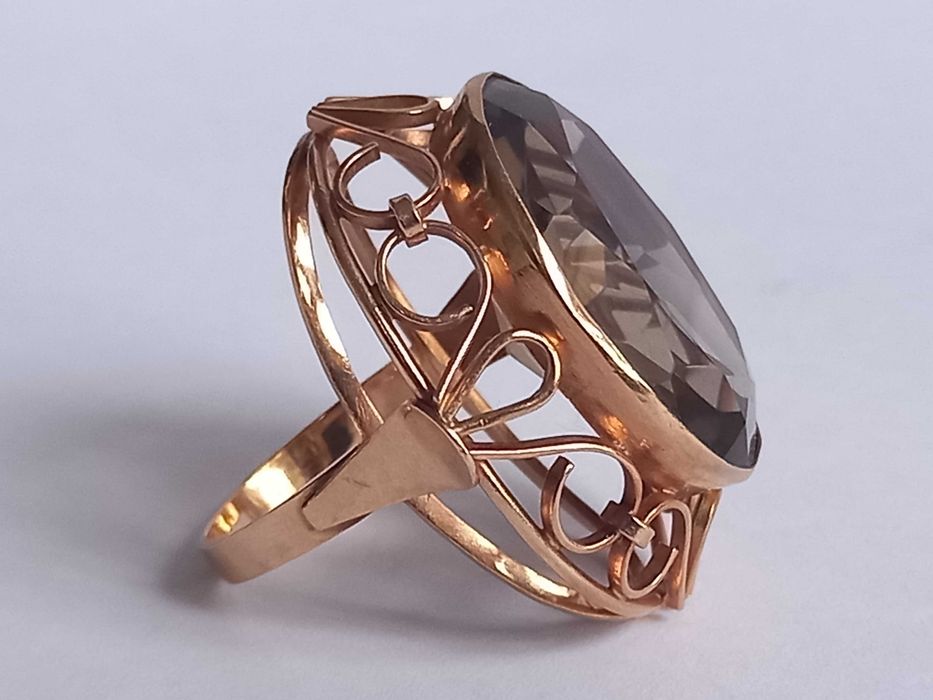 Pierścionek z topazem, złoto 14K, rozmiar 15, 11,8gram, lata 60,70-te