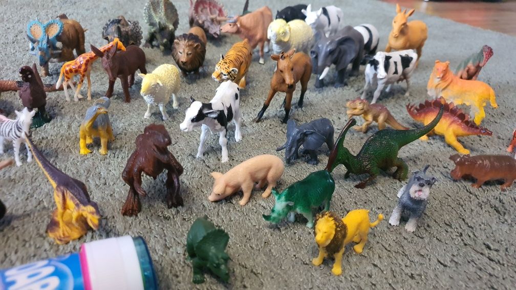 Zwierzęta figurki 44 sztuki