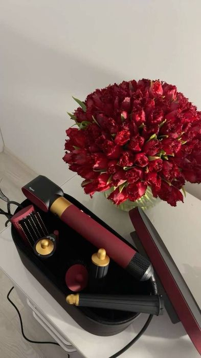 Продам фен dyson