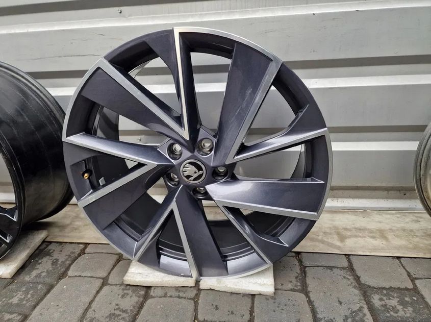 ORYGINALNA Felga Skoda 20" 8.0" ET 45 5x112 5LA.601.025.S Enyaq