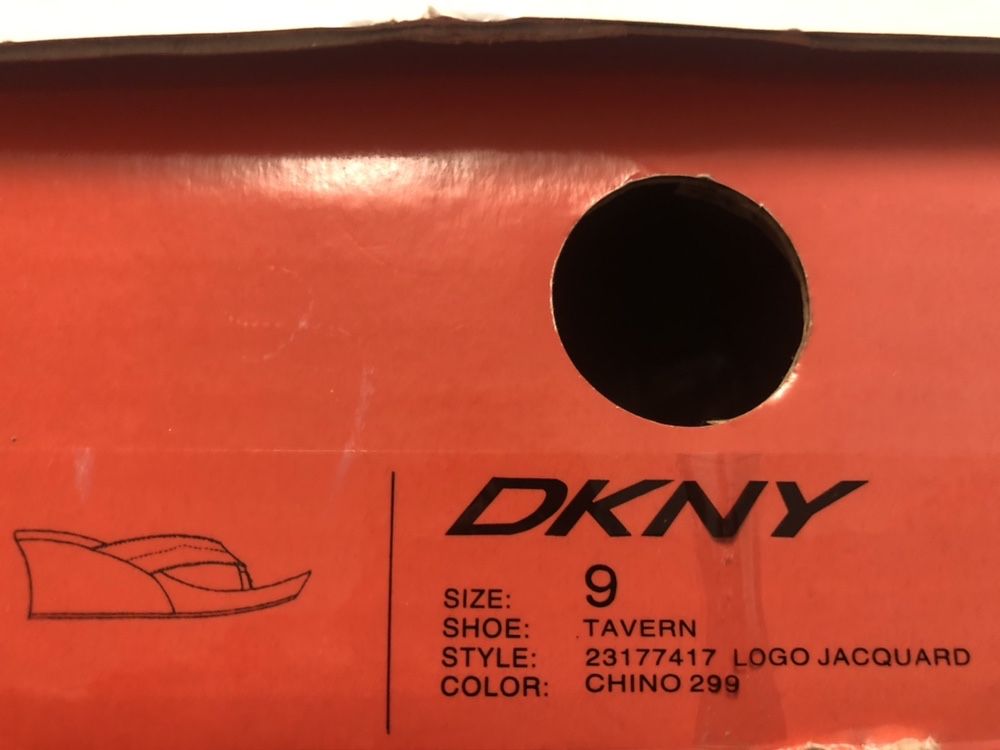 Sandálias DKNY 40