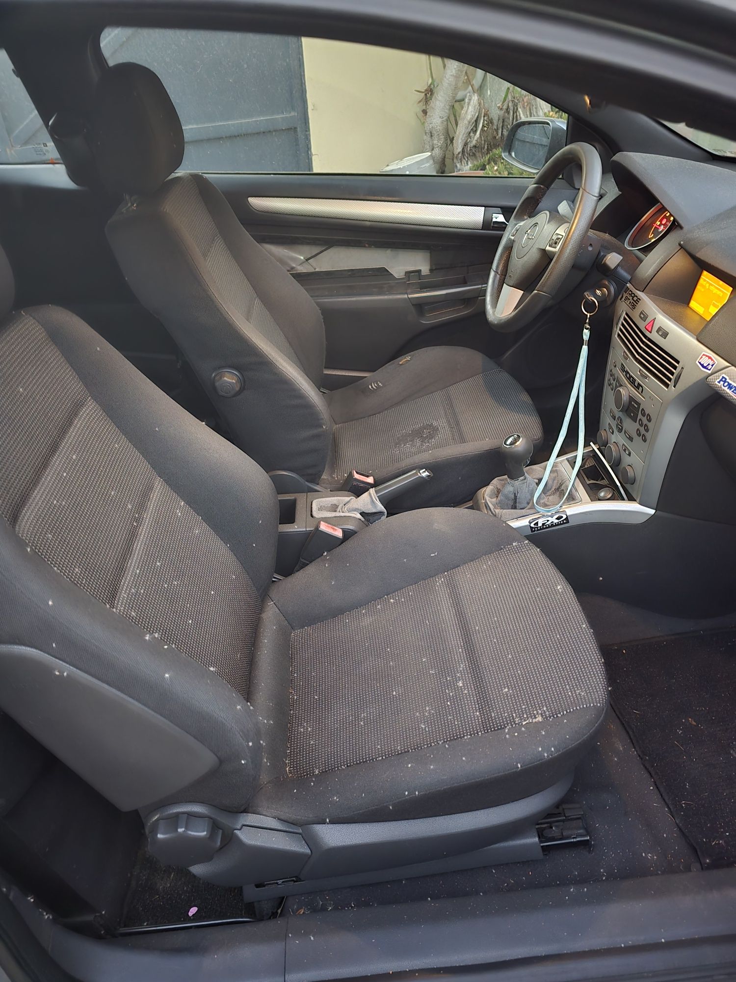 Opel astra gtc 1.7