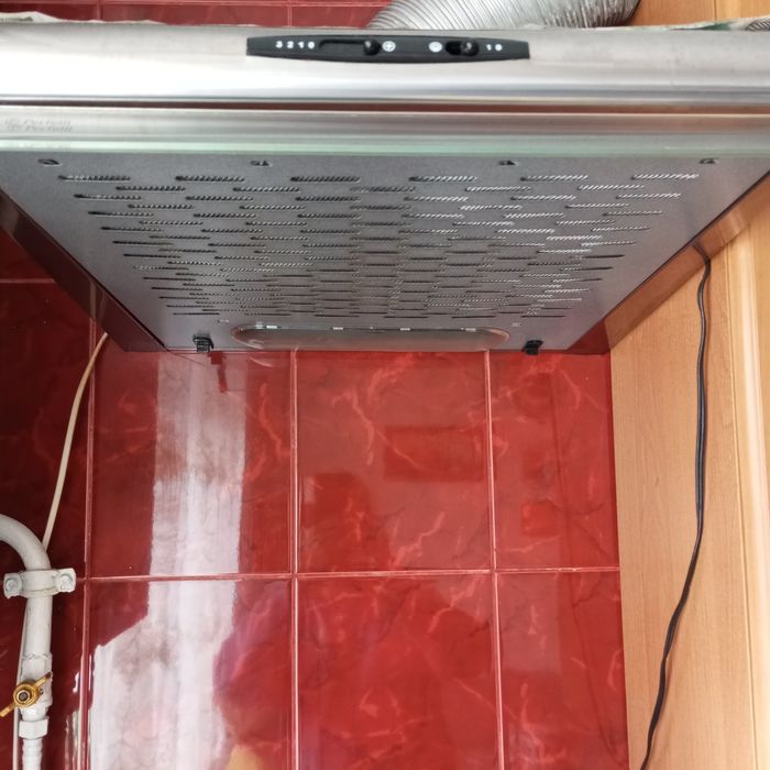 Продаю витяжку кухонну