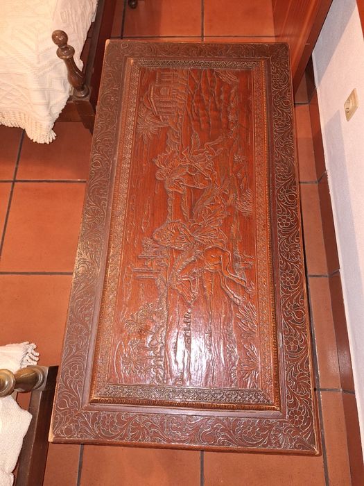 Baú de madeira antigo