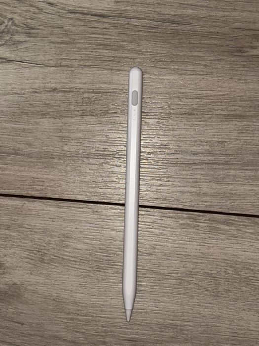 Продаю Apple pencil до ipad, коштує 300 гривень