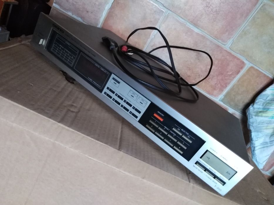 Tuner Onkyo T 300 PRL piękny klasyk