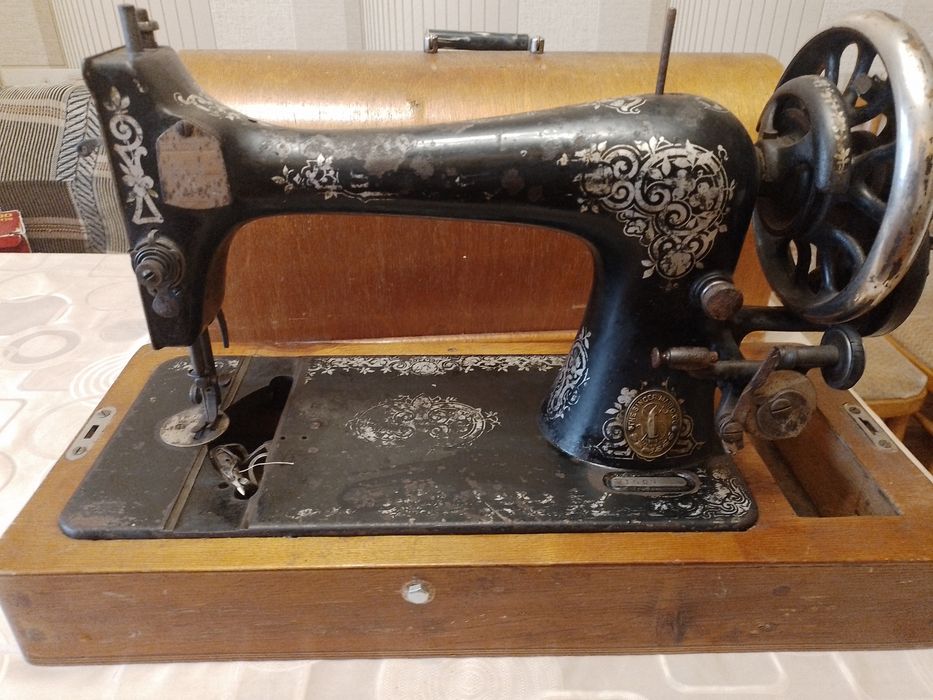 Швейная машинка Зингер