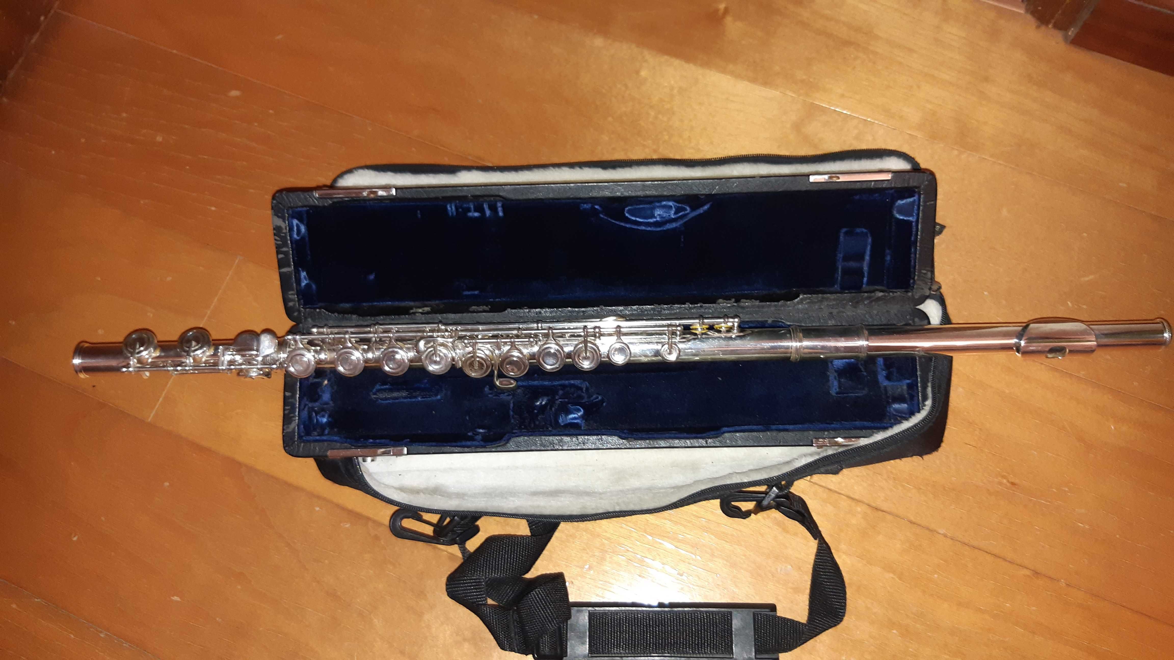 Flauta Transversal Yamaha YFL  814 Japan (prata pura)