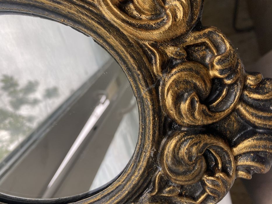 Дзеркало у вінтажному стилі барокко золотистого золотого кольору гіпс