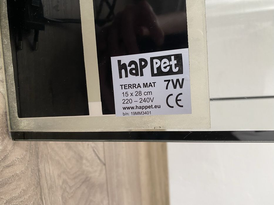 Terrarium z podgrzewaną matą i termometrem