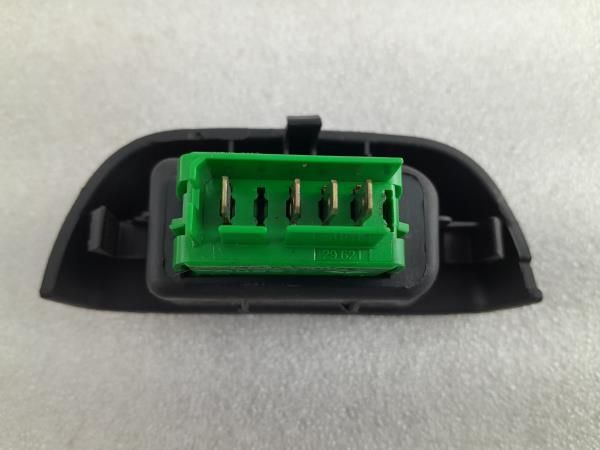 Comando / botão / interruptor vidros frente esquerdo TOYOTA Aygo (_B1_