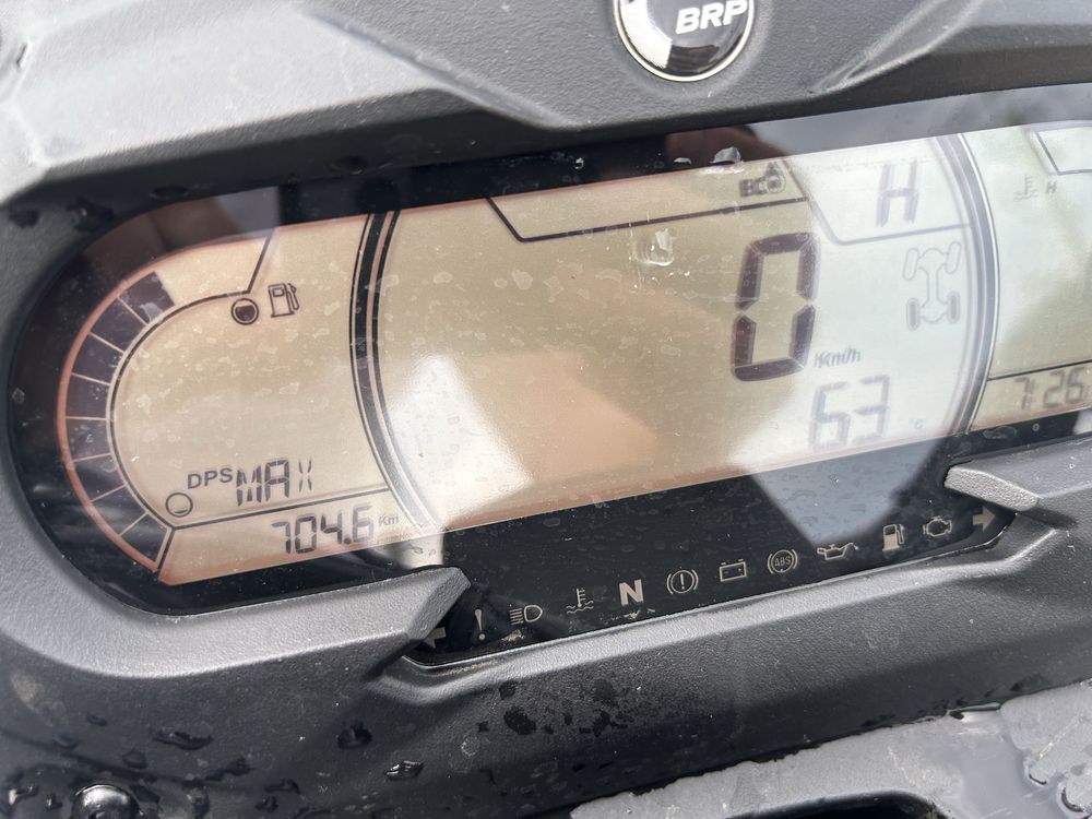Can am outlander 1000 XMR  salon Pl  dwa komplety kół amortyzatorów