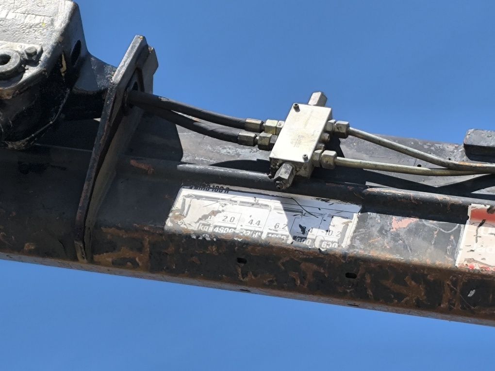 Camião daf estrado com grua hiab