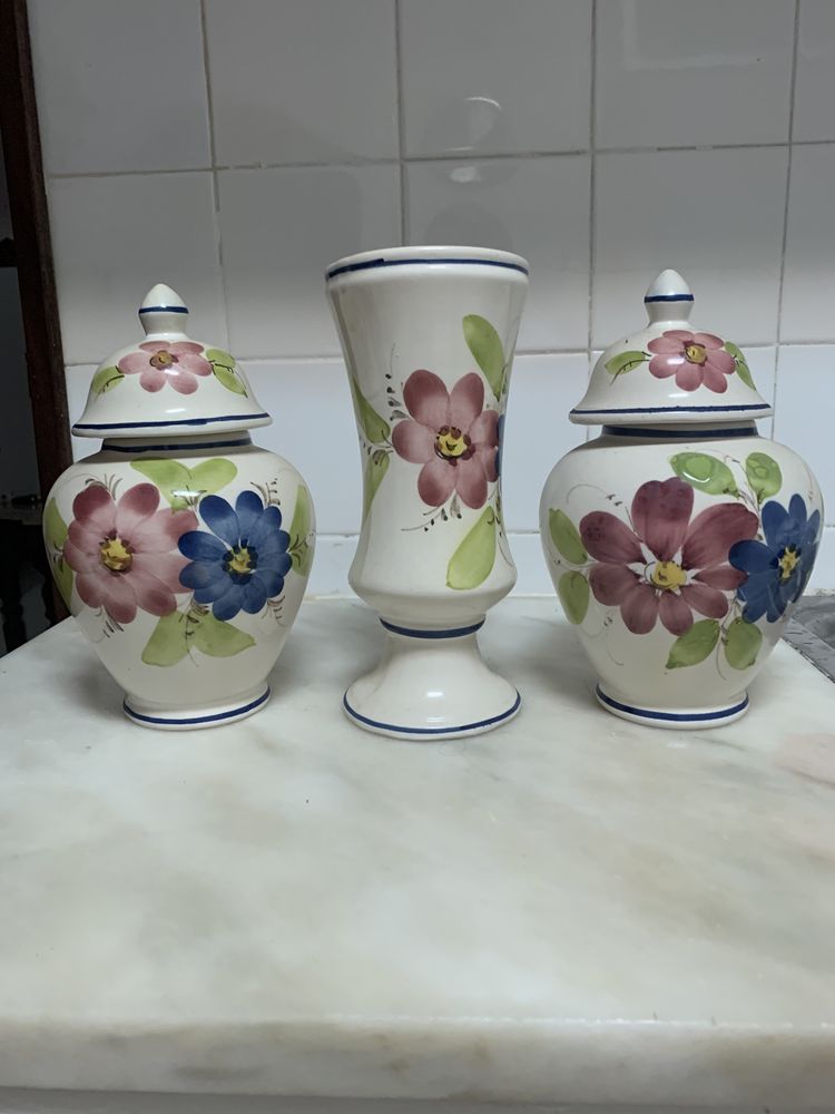 Peças decorativas novas e antigas