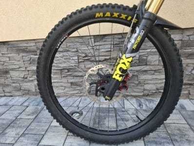 Rower Propain Rage DH