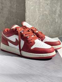 Кросівки Nike Air Jordan 1 Low SE Dune Red Джордан червоні оригінал