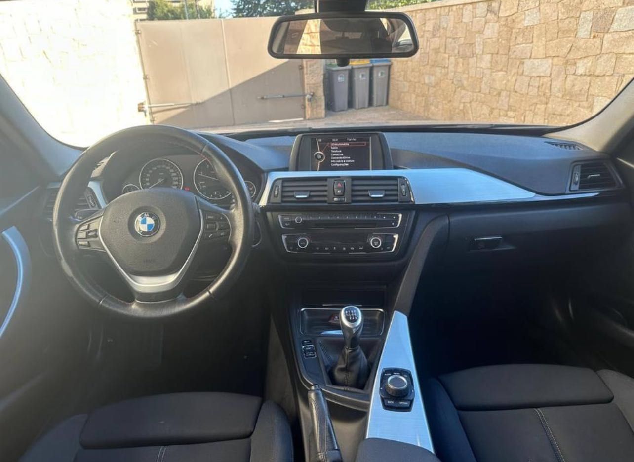 BMW SPORT 318D 2014