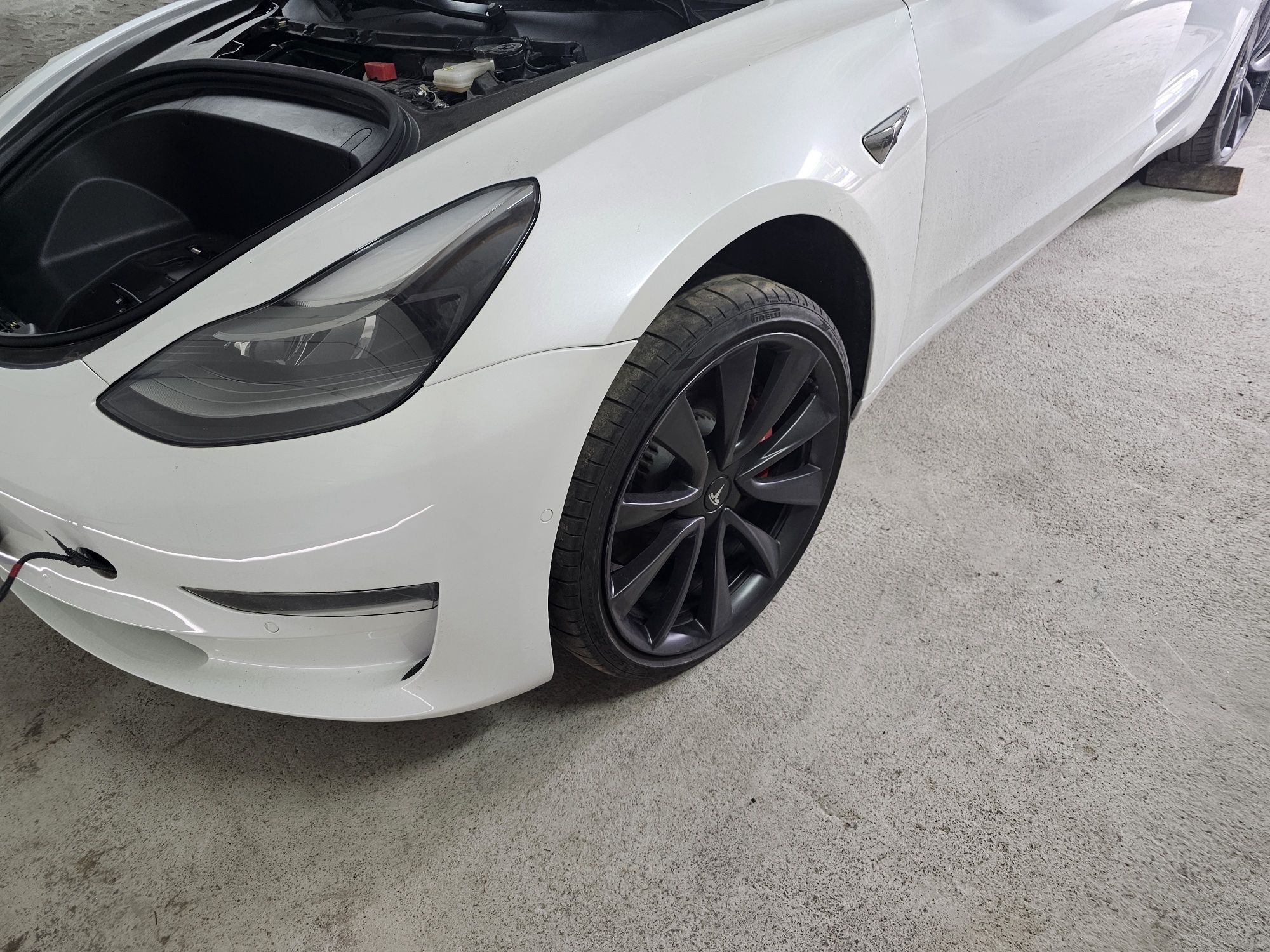 Tesla Model 3 M3 2020 года Разборка Бампер Капот Фары