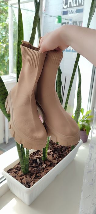 Челсі жіночі Ботінки черевики напівчеревики 37 бежеві