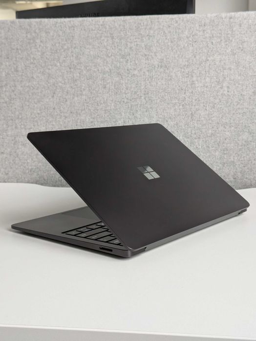 Microsoft Surface Laptop 7 Copilot+PC 64 ГБ/1 ТБ (Snapdragon X Elite)