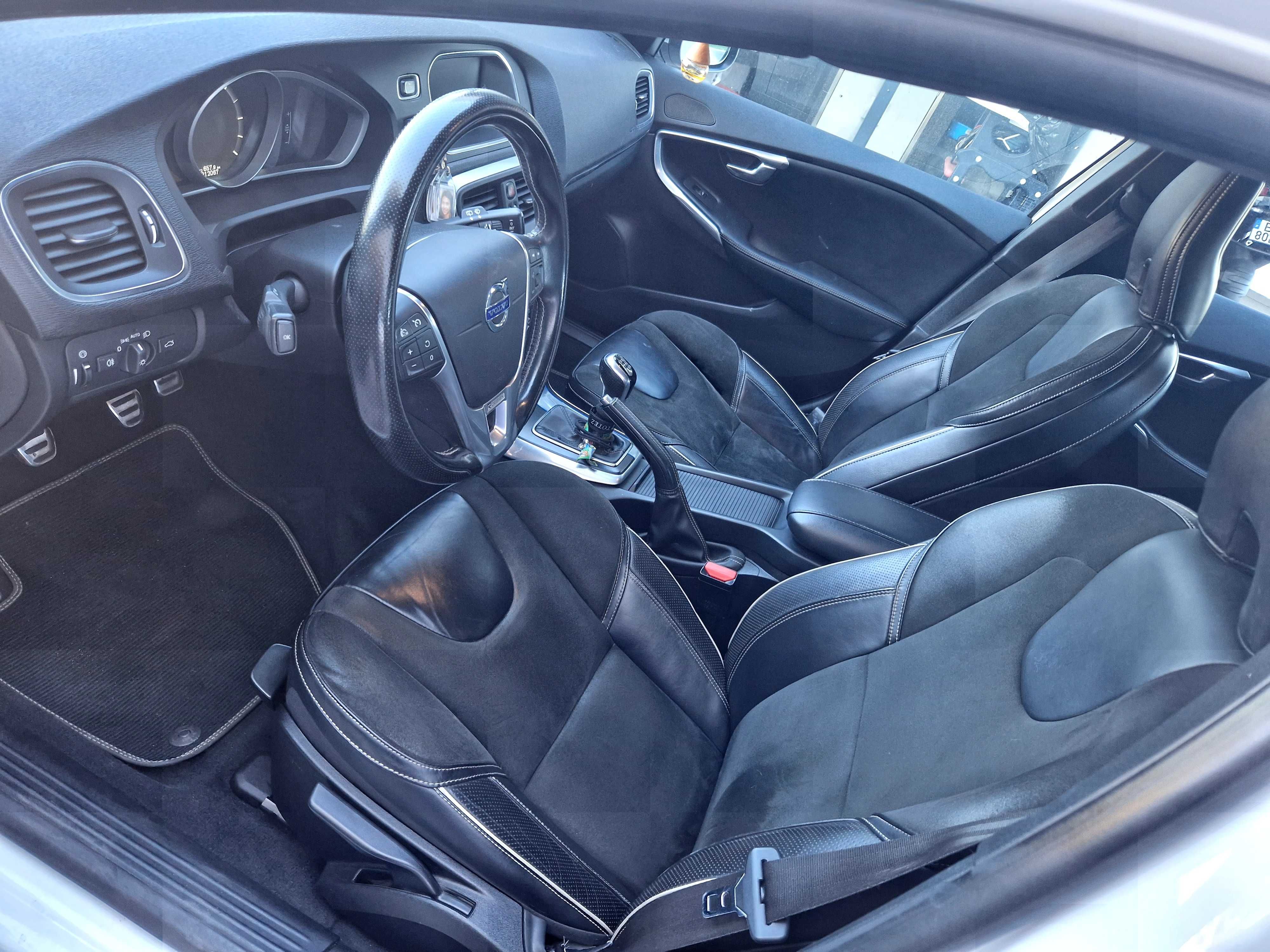 Volvo V40 R- Design 2.0 D2