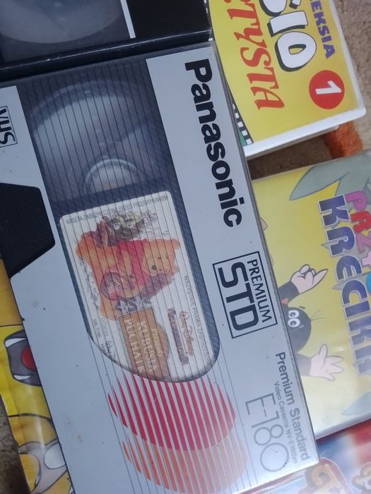 Kasety VHS 17 bajek i film