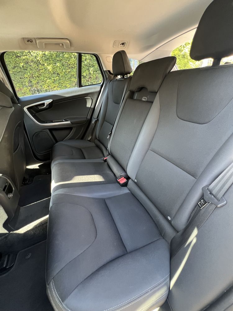 Volvo V60 2.0 D4 momentum, caixa automatica