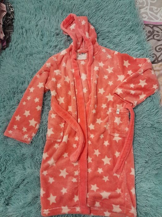 Paka ubranek dla dziewczynki r.122/128